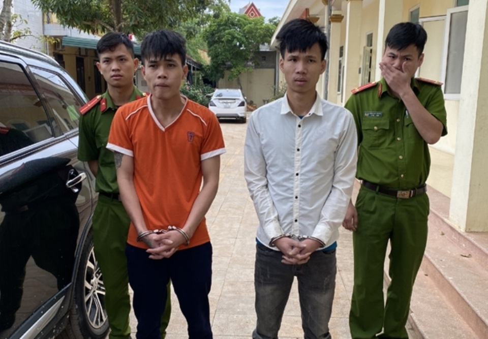 Dùng gái mại dâm làm mồi câu lừa đảo chiếm đoạt tài sản - 1 Dùng gái mại dâm làm mồi câu lừa đảo chiếm đoạt tài sản - 1