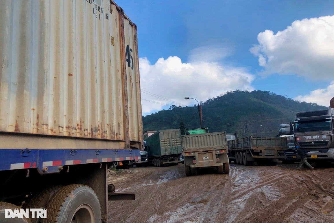 Hãi hùng trên cung đường từng được mệnh danh đẹp nhất Việt Nam - 7 Hãi hùng trên cung đường từng được mệnh danh đẹp nhất Việt Nam - 7