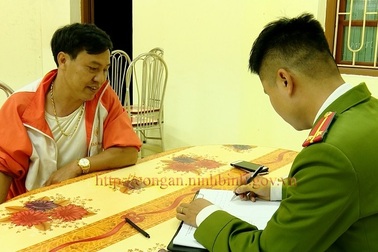 Tranh giành khách, tài xế taxi gọi người nhà đánh đồng nghiệp nhập viện