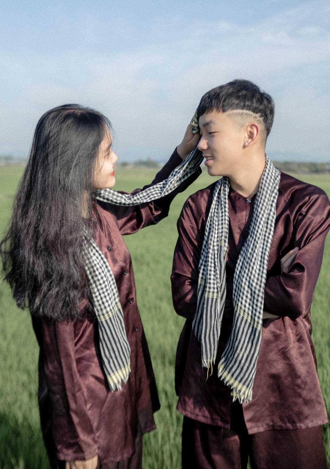 Bàn tay đen sạm, lem vết dầu mỡ minh chứng cho tình yêu của một chàng trai - 3 Bàn tay đen sạm, lem vết dầu mỡ minh chứng cho tình yêu của một chàng trai - 3