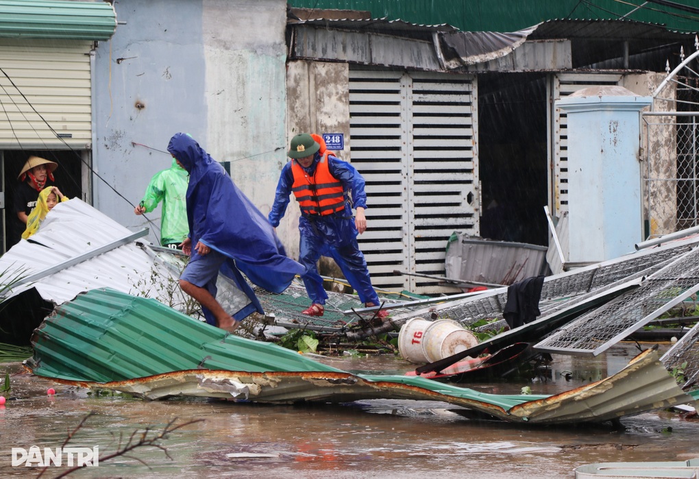 16 người chết và mất tích ở 4 tỉnh miền Trung do bão Bualoi - 2 16 người chết và mất tích ở 4 tỉnh miền Trung do bão Bualoi - 2