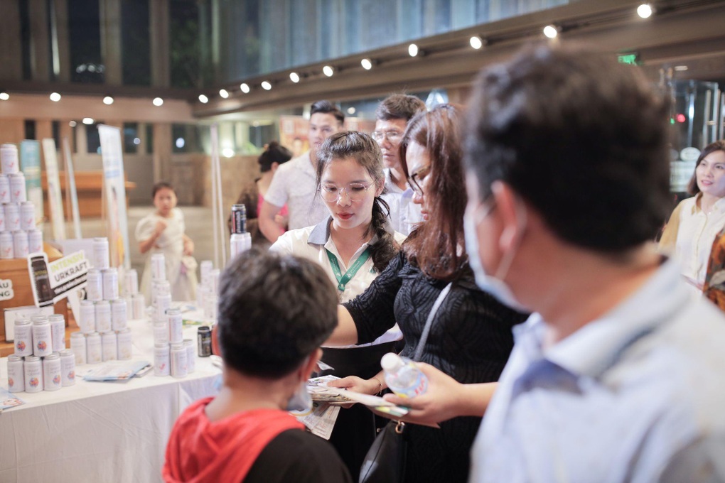 Pharmatech đồng hành cùng đêm nhạc của Quang Lê tại Quy Nhơn - 5 Pharmatech đồng hành cùng đêm nhạc của Quang Lê tại Quy Nhơn - 5