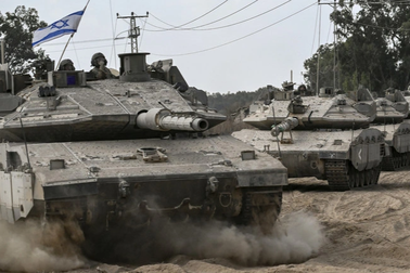 Xe tăng Israel khép vòng vây, xung đột Gaza tăng nhiệt