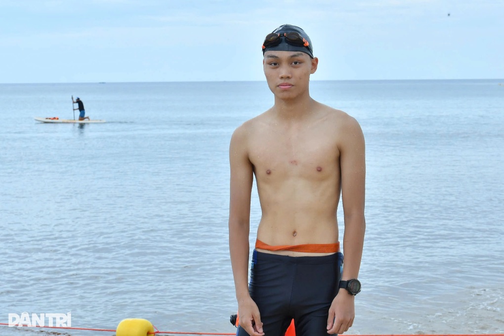 VĐV thích thú trải nghiệm đường bơi thử ở giải Aqua Warriors Quảng Trị - 2 VĐV thích thú trải nghiệm đường bơi thử ở giải Aqua Warriors Quảng Trị - 2