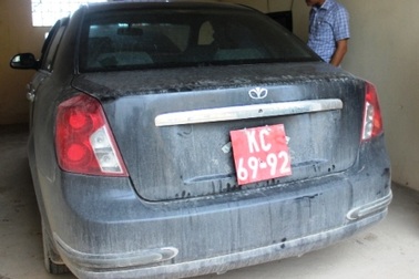 Ăn cắp "xế hộp" rồi gắn biển đỏ để "qua mặt" cơ quan chức năng