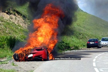 Siêu xe Ferrari 458 Italia cháy thành than