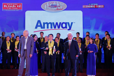 Amway Việt Nam lần thứ 4 nhận giải thưởng Rồng vàng 2017-2018