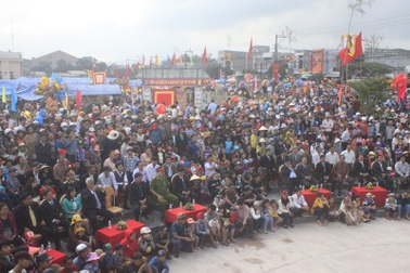 Phiên chợ độc nhất chỉ họp vào ngày mùng 1 Tết Nguyên đán