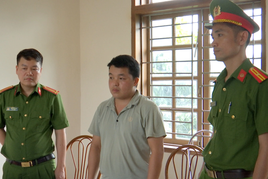 Trưởng bản tham ô 140 triệu đồng để xây nhà riêng - 1 Trưởng bản tham ô 140 triệu đồng để xây nhà riêng - 1