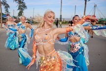 Du khách cháy hết mình với những vũ điệu nóng bỏng tại Carnival Sầm Sơn