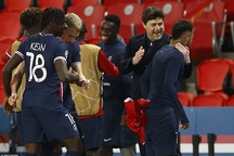 HLV Maurico Pochettino ca ngợi Neymar và Mbappe là "thiên tài"