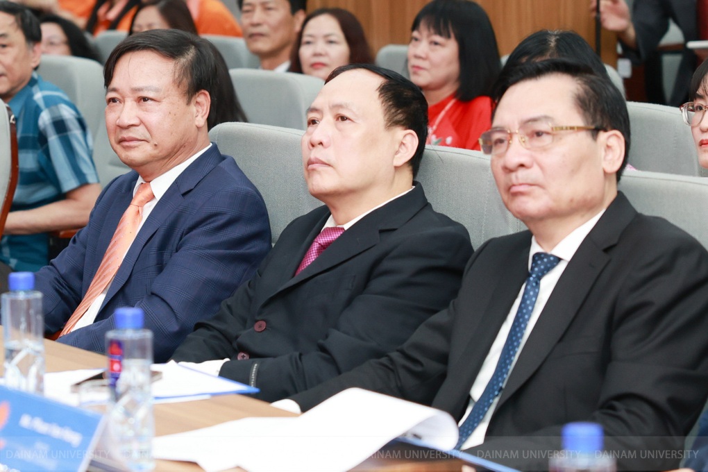 Trường Đại học Đại Nam hợp tác với Đài Loan đào tạo ngành chip bán dẫn - 4 Trường Đại học Đại Nam hợp tác với Đài Loan đào tạo ngành chip bán dẫn - 4
