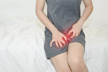 Dùng viên se khít để giữ chồng, người phụ nữ tá hỏa khi chỗ ấy "nở hoa"
