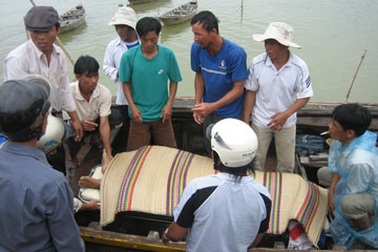 Đua ghe phong trào, một ngư dân đột tử