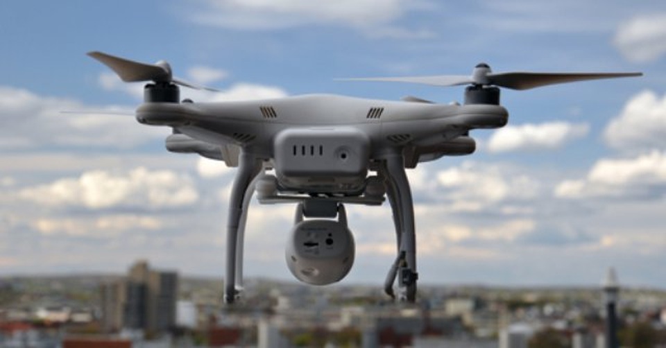 Chàng trai chịu phạt gần 500 triệu đồng vì lái nhầm drone - 2 Chàng trai chịu phạt gần 500 triệu đồng vì lái nhầm drone - 2