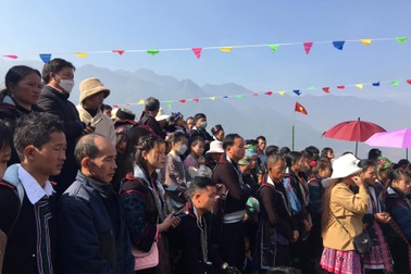 Hàng ngàn người dân Sa Pa háo hức vui hội xuân