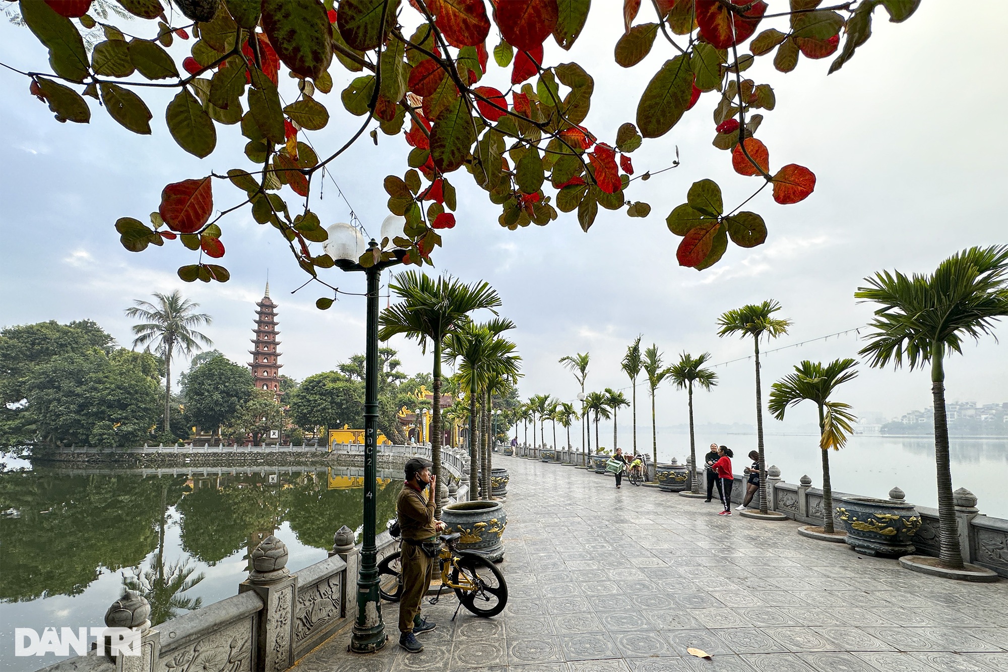 Hình ảnh đường phố Hà Nội yên bình trong ngày đầu năm mới 2024 - 3 Hình ảnh đường phố Hà Nội yên bình trong ngày đầu năm mới 2024 - 3