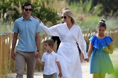 Ivanka Trump xuất hiện trang nhã với váy trắng