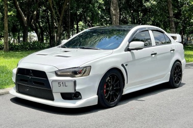 Hàng hiếm Mitsubishi Lancer "độ" JDM sau 15 năm bán lại chỉ ngang xe hạng A