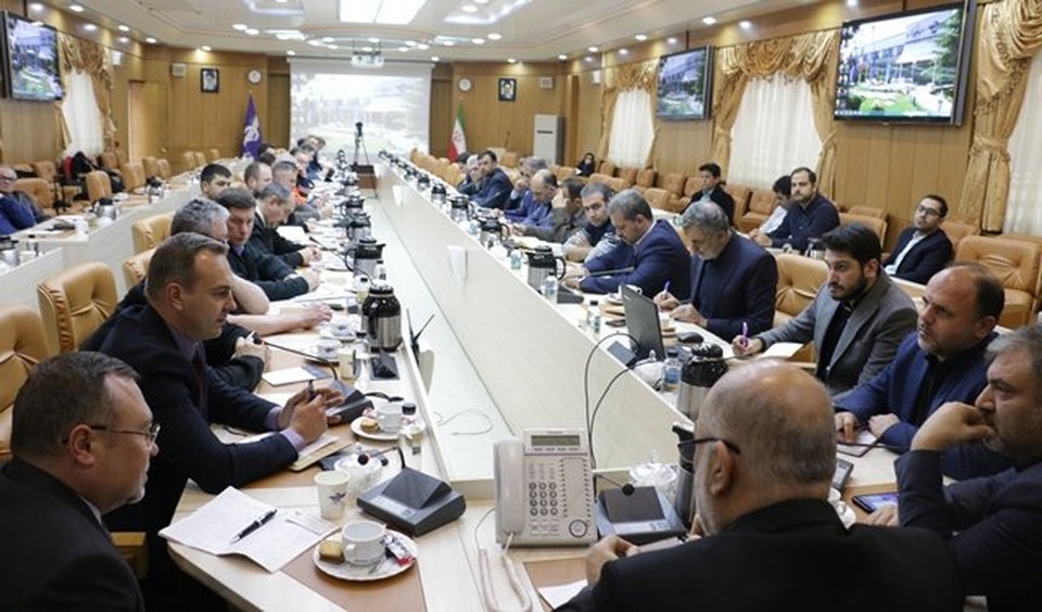 Ukraine xem xét giả thuyết máy bay rơi ở Iran bị trúng tên lửa - 3 Ukraine xem xét giả thuyết máy bay rơi ở Iran bị trúng tên lửa - 3
