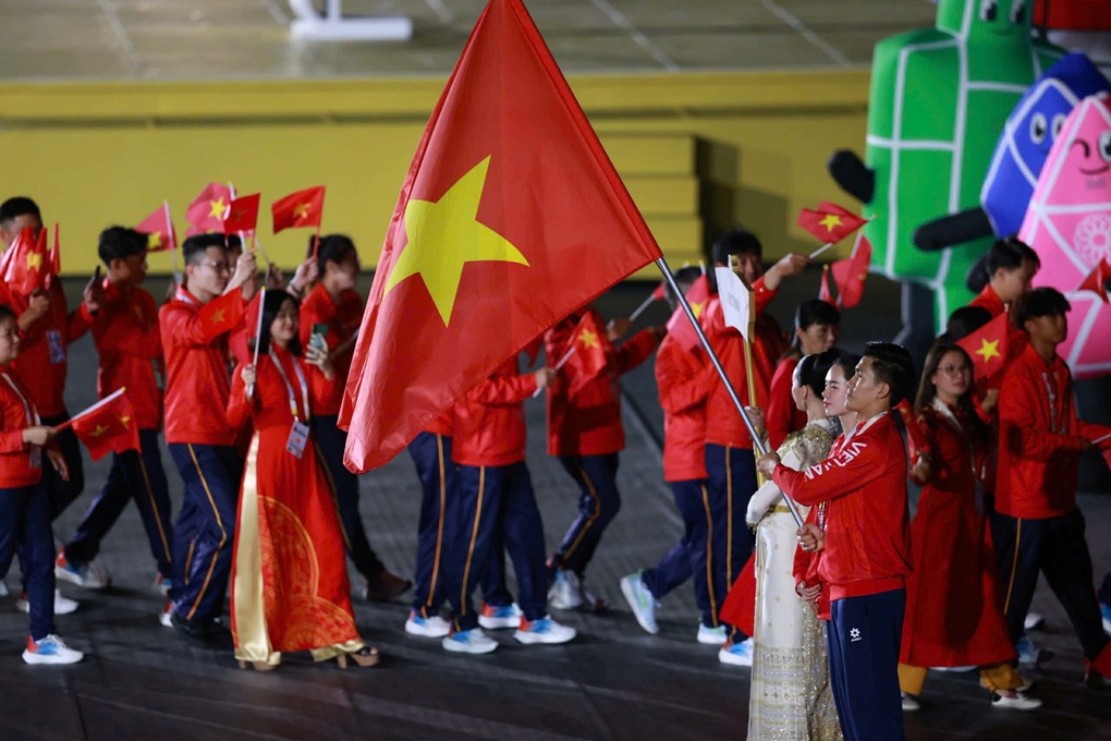 Thể thao Việt Nam khí thế trong lễ khai mạc, hứa hẹn kỳ SEA Games 33 rực rỡ - 3