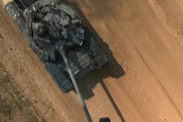 Màn trình diễn ra quân của "chiến mã bọc thép" Việt Nam tại Army Games