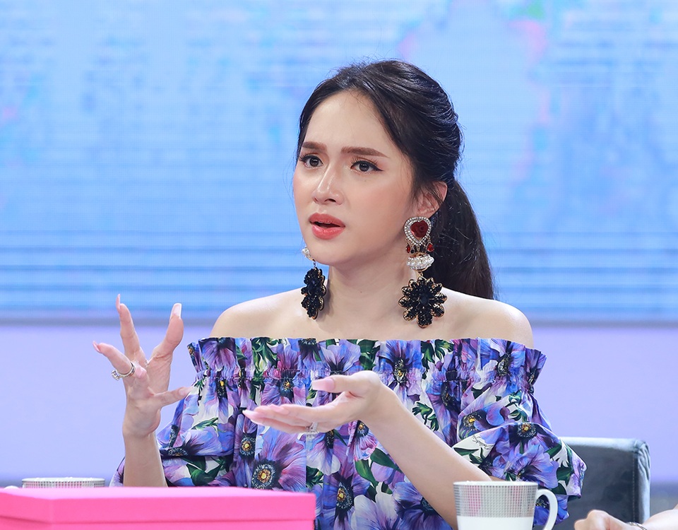 Hương Giang lên tiếng xin lỗi sau khi bị anti fan tẩy chay quyết liệt - 2 Hương Giang lên tiếng xin lỗi sau khi bị anti fan tẩy chay quyết liệt - 2