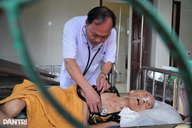 Nơi bác sĩ, điều dưỡng chăm "ông bà người ta" như người thân