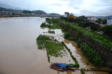 13 người thương vong và mất tích trong mưa lũ