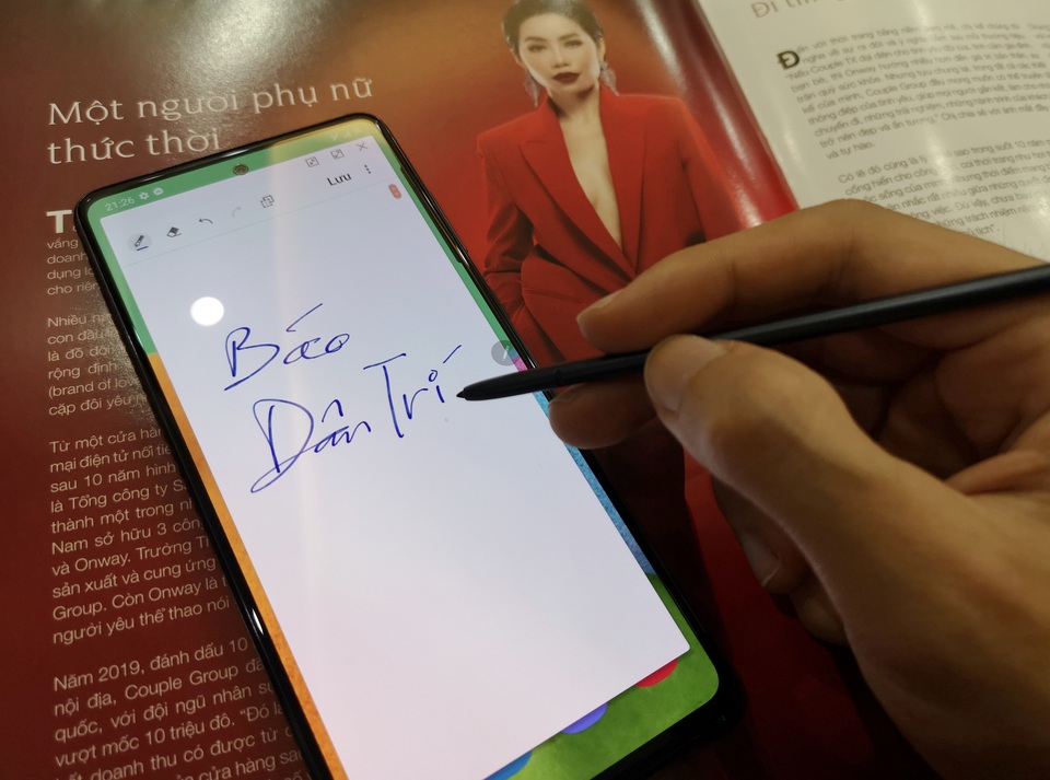 Trên tay Samsung Galaxy Note 10 Lite mới ra mắt tại Việt Nam - 6 Trên tay Samsung Galaxy Note 10 Lite mới ra mắt tại Việt Nam - 6