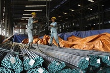 Thép thưởng to, dệt may, hóa chất ngậm ngùi