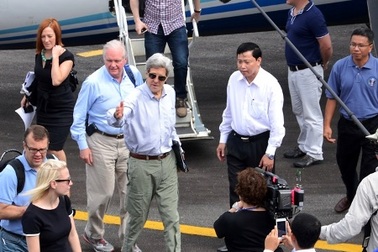 Ngoại trưởng Hoa Kỳ thăm lại chiến trường xưa ở Cà Mau