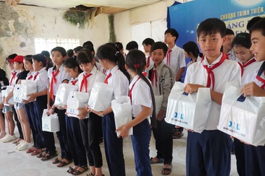 Khải Hoàn Land mang Trung thu ấm áp đến với vùng cao Đa Mi, Bình Thuận