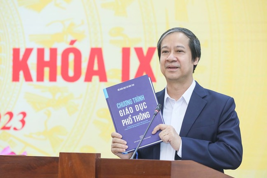 Năm 2025 sẽ kết thúc việc thay sách giáo khoa theo chương trình mới - 1 Năm 2025 sẽ kết thúc việc thay sách giáo khoa theo chương trình mới - 1