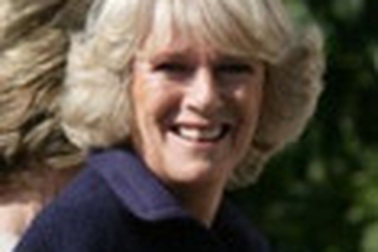 Vợ chồng Thái tử Charles lên chức