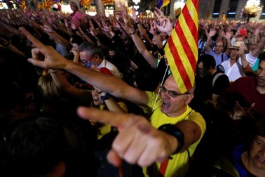 Catalonia tuyên bố độc lập: Hệ lụy khôn lường