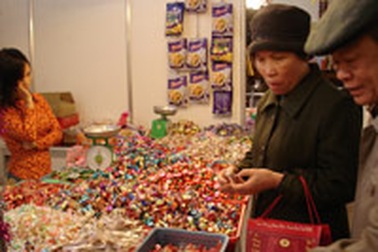 Bát nháo chất lượng hàng hóa hội chợ xuân