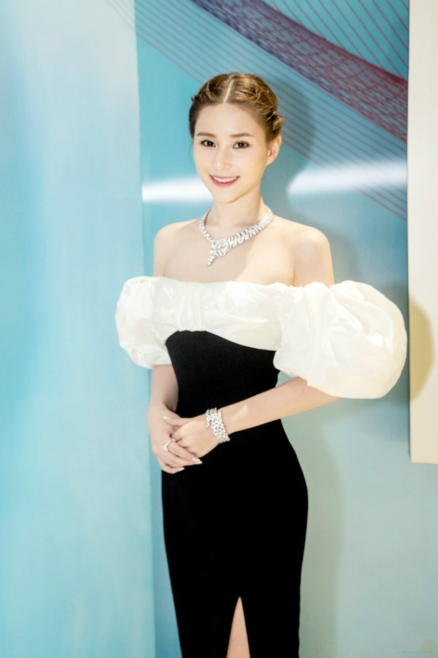 Hà Siêu Liên: Con gái cưng của tỷ phú, đang hò hẹn với nam thần Đậu Kiêu - 1