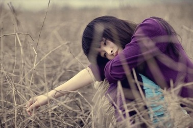 Người ta nói tháng 8 là mùa hò hẹn, cớ sao ta lại chia xa?