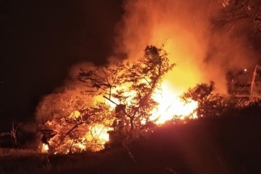 Lửa thiêu rụi 3 ngôi nhà tại Sa Pa