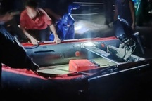 Lốc xoáy nhấn chìm 4 thuyền trên biển, nhiều ngư dân trôi dạt