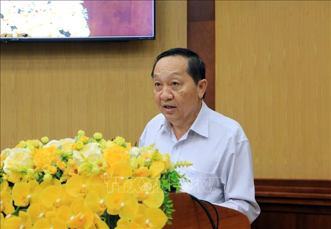 Xây dựng đội ngũ cán bộ, đảng viên thật sự tiên phong, gương mẫu - 1 Xây dựng đội ngũ cán bộ, đảng viên thật sự tiên phong, gương mẫu - 1