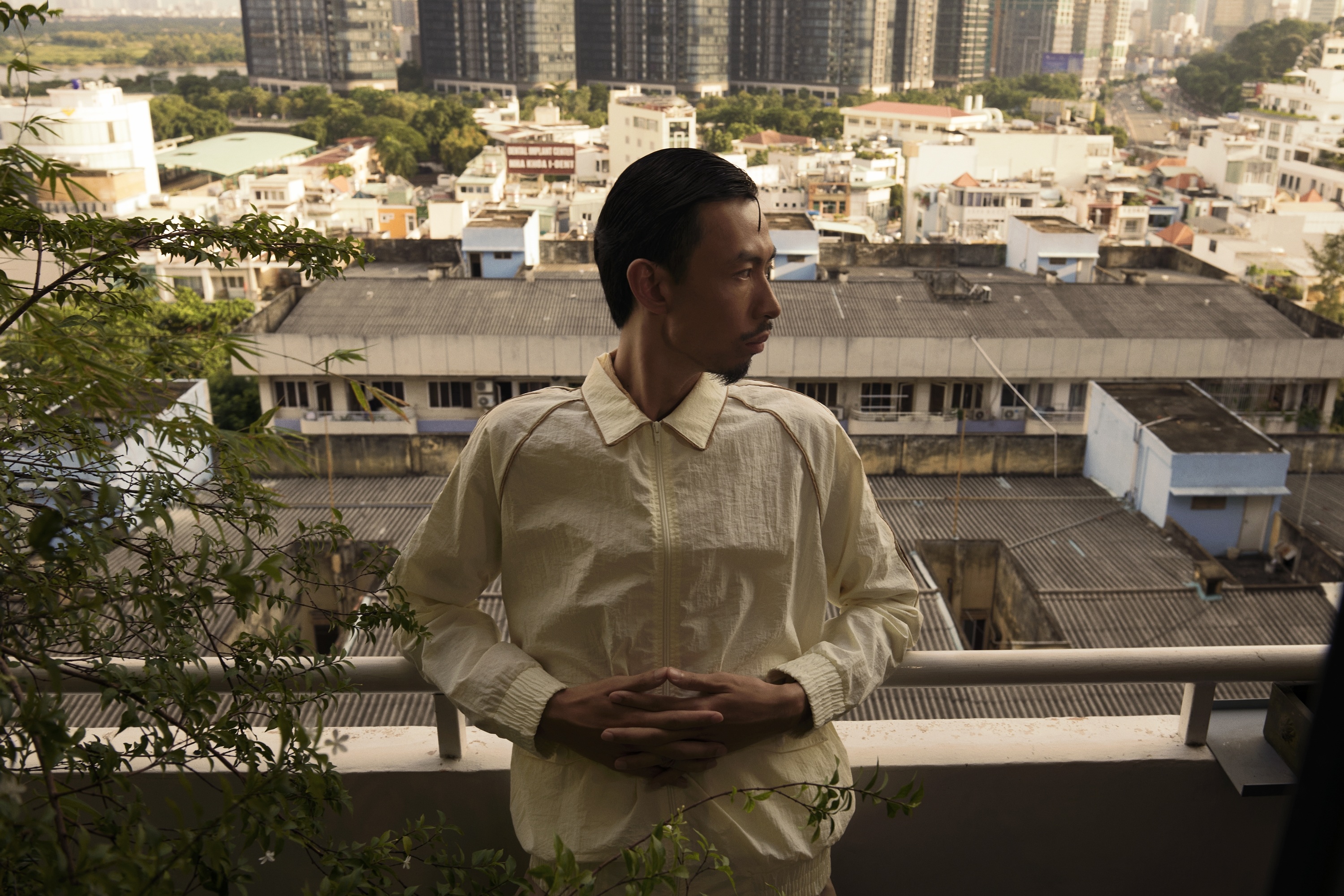 Rapper Đen Vâu: Tôi không khó chịu khi bị hối lấy vợ - 1 Rapper Đen Vâu: Tôi không khó chịu khi bị hối lấy vợ - 1