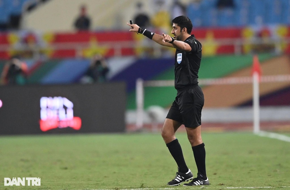 Trọng tài mang điềm lành cho đội Việt Nam điều hành VAR trận Saudi Arabia - 1