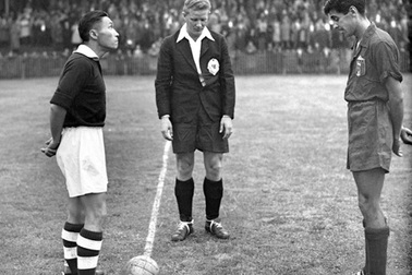 Những hình ảnh ấn tượng về bóng đá ở các kỳ Olympic