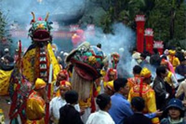 Những thay đổi trong lễ hội chùa Hương 2007