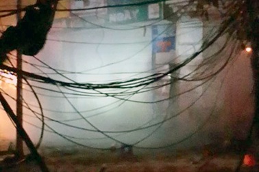 Hà Nội: Hoảng loạn vì cháy dây cáp sát siêu thị mini