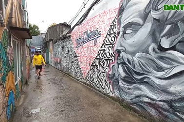 Thợ xăm hình bỏ tiền vẽ tranh làm nên ngõ "bích họa" đầu tiên ở Hải Phòng