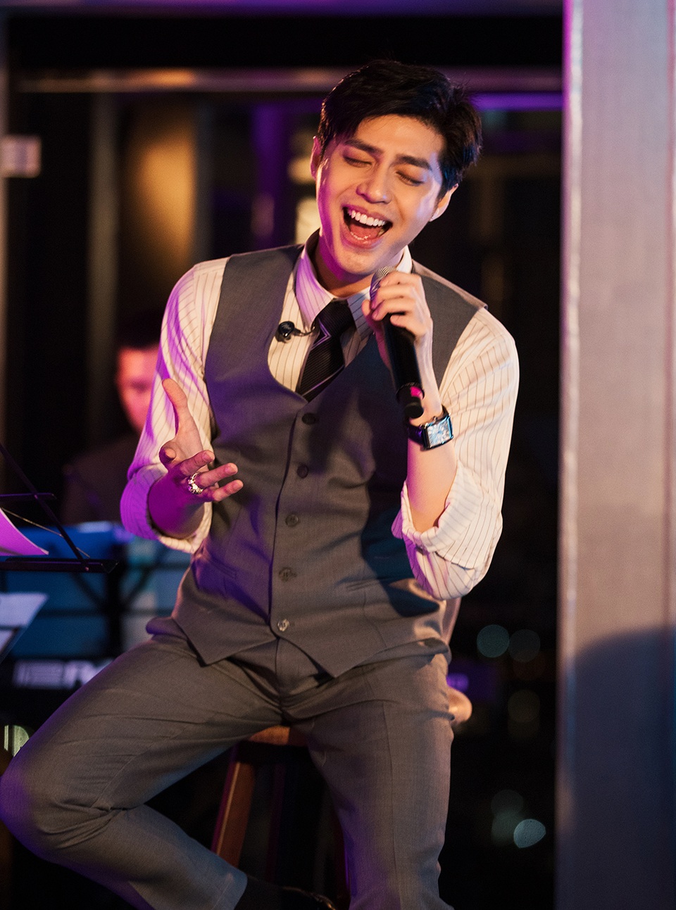 Đông Nhi “bế bụng bầu” vẫn “cháy hết mình” song ca cùng Noo Phước Thịnh - 4 Đông Nhi “bế bụng bầu” vẫn “cháy hết mình” song ca cùng Noo Phước Thịnh - 4