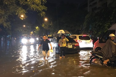 Hà Nội: Quận Hoàn Kiếm mưa tới 118,5mm